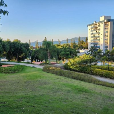 Apartamentos com 109m², 3 quartos, 1 suíte, 2 garagens, no bairro Jardim Atlântico em Florianópolis