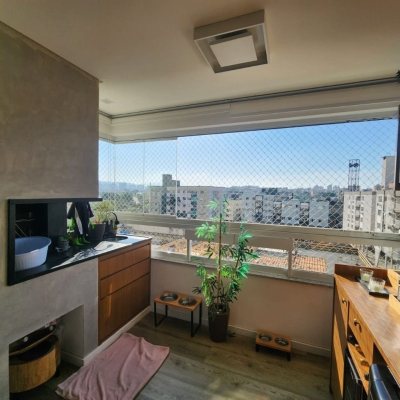 Apartamentos com 111m², 3 quartos, 1 suíte, 4 garagens, no bairro Abraão em Florianópolis