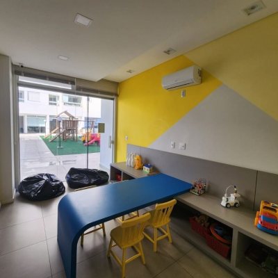 Apartamentos com 111m², 3 quartos, 1 suíte, 4 garagens, no bairro Abraão em Florianópolis