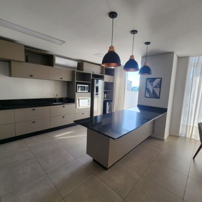 Apartamentos com 111m², 3 quartos, 1 suíte, 4 garagens, no bairro Abraão em Florianópolis