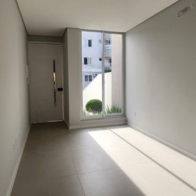 Casa Residencial com 150m², 3 quartos, 1 suíte, 1 garagem, no bairro Ipiranga em São José