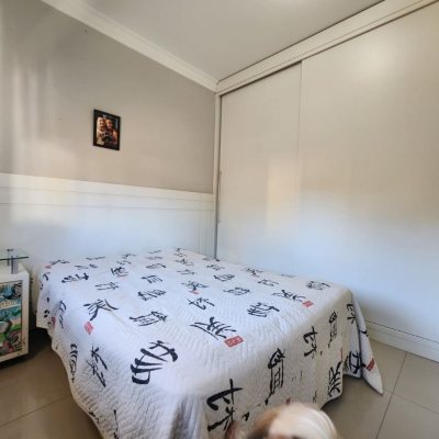 Casa Residencial com 204m², 4 quartos, 1 suíte, 4 garagens, no bairro Agronômica em Florianópolis