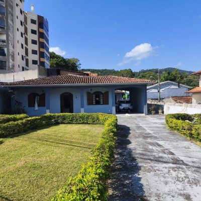 Terreno Comercial/Residencial com 797m², no bairro João Paulo em Florianópolis
