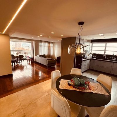 Apartamentos com 170m², 2 quartos, 1 suíte, 2 garagens, no bairro Balneário em Florianópolis