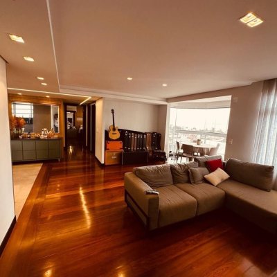 Apartamentos com 170m², 2 quartos, 1 suíte, 2 garagens, no bairro Balneário em Florianópolis