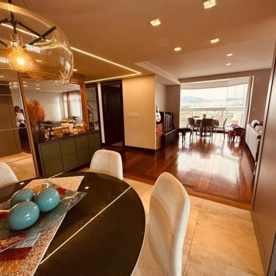 Apartamentos com 170m², 2 quartos, 1 suíte, 2 garagens, no bairro Balneário em Florianópolis