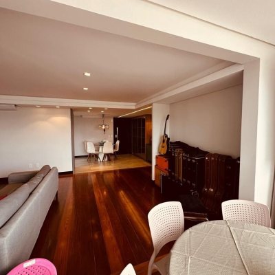 Apartamentos com 170m², 2 quartos, 1 suíte, 2 garagens, no bairro Balneário em Florianópolis