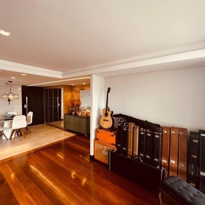 Apartamentos com 170m², 2 quartos, 1 suíte, 2 garagens, no bairro Balneário em Florianópolis