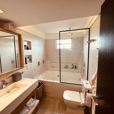 Apartamentos com 170m², 2 quartos, 1 suíte, 2 garagens, no bairro Balneário em Florianópolis