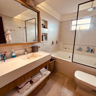 Apartamentos com 170m², 2 quartos, 1 suíte, 2 garagens, no bairro Balneário em Florianópolis