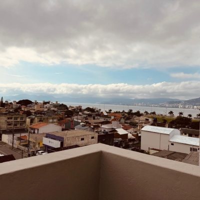 Apartamentos com 170m², 2 quartos, 1 suíte, 2 garagens, no bairro Balneário em Florianópolis