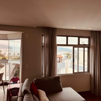 Apartamentos com 170m², 2 quartos, 1 suíte, 2 garagens, no bairro Balneário em Florianópolis