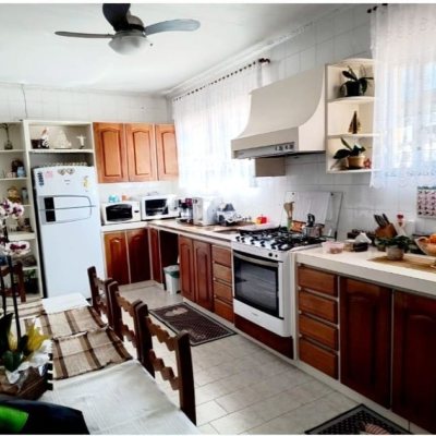 Casa Residencial com 315m², 5 quartos, 3 suítes, 3 garagens, no bairro Capoeiras em Florianópolis