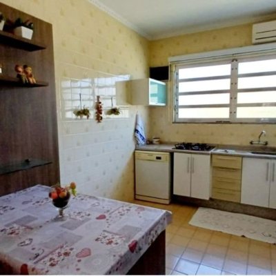 Casa Residencial com 315m², 5 quartos, 3 suítes, 3 garagens, no bairro Capoeiras em Florianópolis