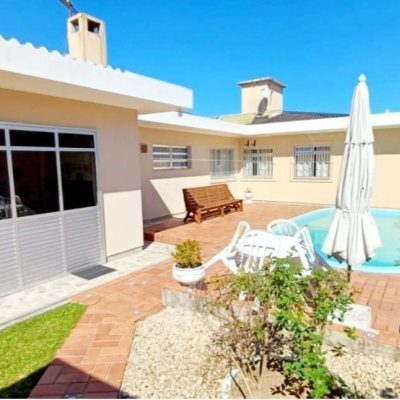 Casa Residencial com 315m², 5 quartos, 3 suítes, 3 garagens, no bairro Capoeiras em Florianópolis