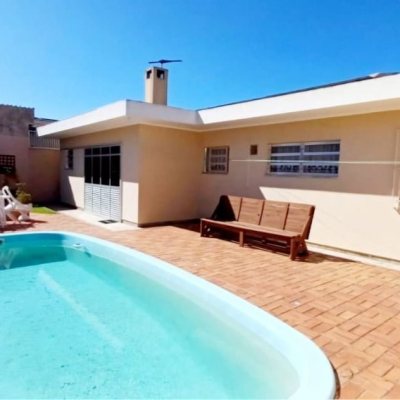 Casa Residencial com 315m², 5 quartos, 3 suítes, 3 garagens, no bairro Capoeiras em Florianópolis