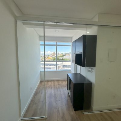 Sala com 30m², no bairro Ingleses do Rio Vermelho em Florianópolis