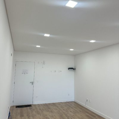 Sala com 30m², no bairro Ingleses do Rio Vermelho em Florianópolis