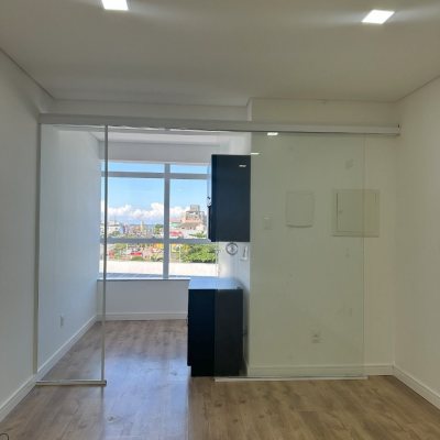 Sala com 30m², no bairro Ingleses do Rio Vermelho em Florianópolis
