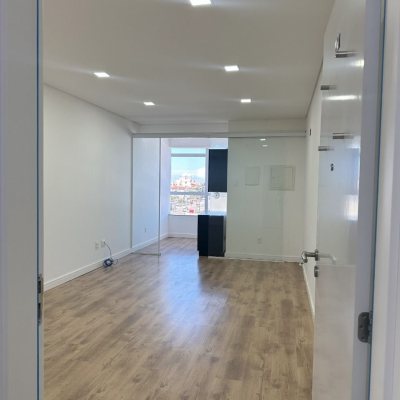 Sala com 30m², no bairro Ingleses do Rio Vermelho em Florianópolis