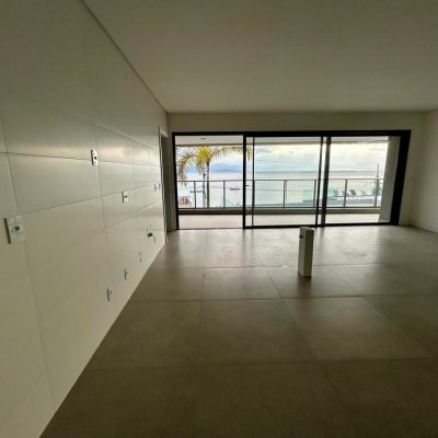 Apartamentos com 178m², 3 quartos, 3 suítes, 2 garagens, no bairro Cacupé em Florianópolis
