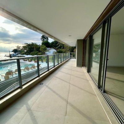 Apartamentos com 178m², 3 quartos, 3 suítes, 2 garagens, no bairro Cacupé em Florianópolis