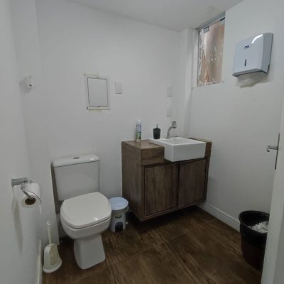 Sala com 77m², no bairro Centro em Florianópolis