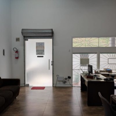 Sala com 77m², no bairro Centro em Florianópolis