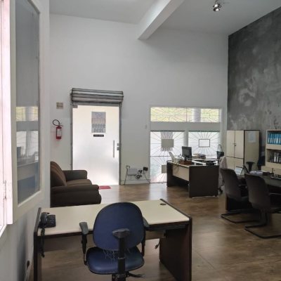 Sala com 77m², no bairro Centro em Florianópolis