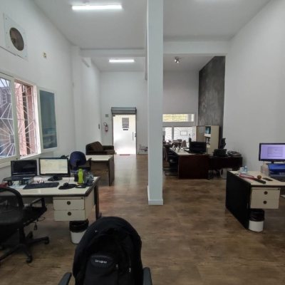 Sala com 77m², no bairro Centro em Florianópolis