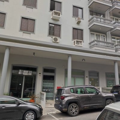 Sala com 77m², no bairro Centro em Florianópolis