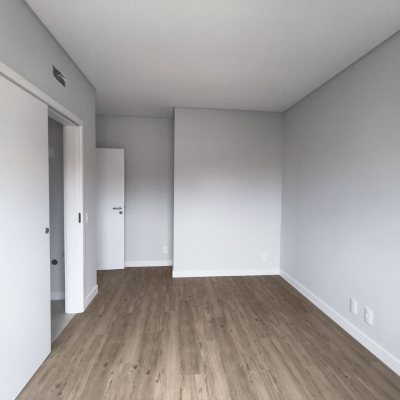 Apartamentos com 113m², 3 quartos, 1 suíte, 2 garagens, no bairro Centro em Florianópolis