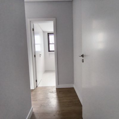 Apartamentos com 113m², 3 quartos, 1 suíte, 2 garagens, no bairro Centro em Florianópolis