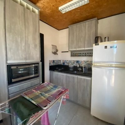 Casa Residencial com 187m², 3 quartos, 4 garagens, no bairro Açores em Florianópolis