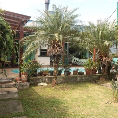 Casa Residencial com 187m², 3 quartos, 4 garagens, no bairro Açores em Florianópolis