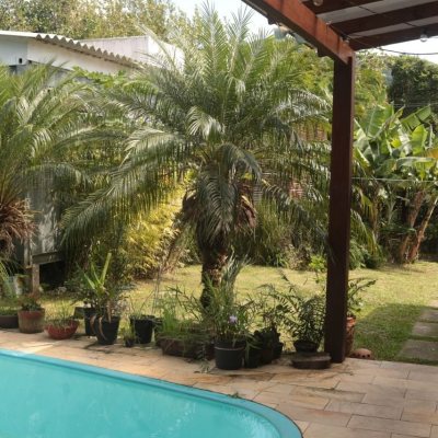 Casa Residencial com 187m², 3 quartos, 4 garagens, no bairro Açores em Florianópolis