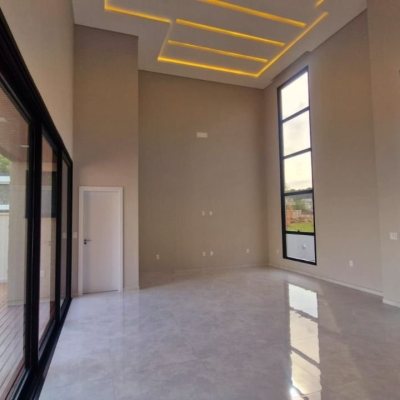 Casa em Condomínio com 214m², 3 quartos, 1 suíte, 2 garagens, no bairro Ingleses do Rio Vermelho em Florianópolis