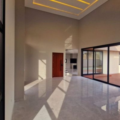 Casa em Condomínio com 214m², 3 quartos, 1 suíte, 2 garagens, no bairro Ingleses do Rio Vermelho em Florianópolis