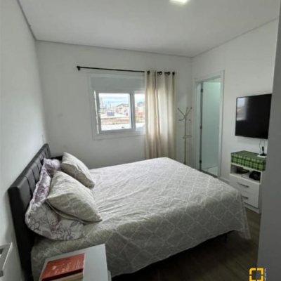 Casa Residencial com 141m², 3 quartos, 3 suítes, 2 garagens, no bairro Ingleses do Rio Vermelho em Florianópolis
