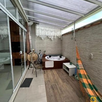 Casa Residencial com 141m², 3 quartos, 3 suítes, 2 garagens, no bairro Ingleses do Rio Vermelho em Florianópolis