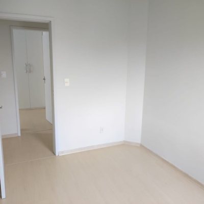 Cobertura com 144m², 3 quartos, 1 suíte, 2 garagens, no bairro Canto em Florianópolis