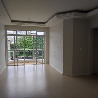 Cobertura com 144m², 3 quartos, 1 suíte, 2 garagens, no bairro Canto em Florianópolis