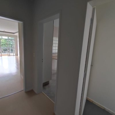 Cobertura com 144m², 3 quartos, 1 suíte, 2 garagens, no bairro Canto em Florianópolis