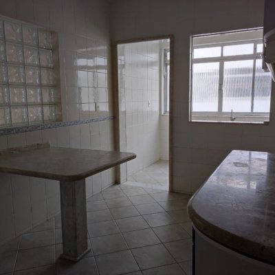 Cobertura com 144m², 3 quartos, 1 suíte, 2 garagens, no bairro Canto em Florianópolis