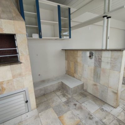 Cobertura com 144m², 3 quartos, 1 suíte, 2 garagens, no bairro Canto em Florianópolis