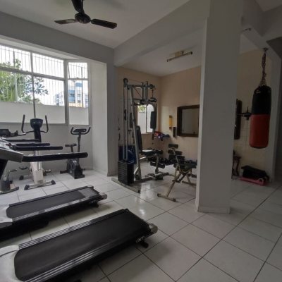 Cobertura com 144m², 3 quartos, 1 suíte, 2 garagens, no bairro Canto em Florianópolis