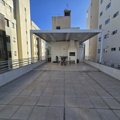 Cobertura com 197m², 2 quartos, 1 suíte, 2 garagens, no bairro Centro em Florianópolis