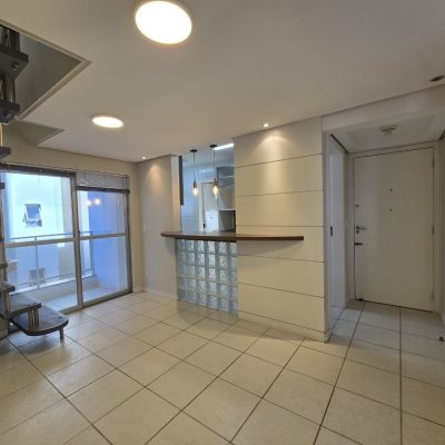 Cobertura com 197m², 2 quartos, 1 suíte, 2 garagens, no bairro Centro em Florianópolis