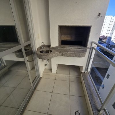 Cobertura com 197m², 2 quartos, 1 suíte, 2 garagens, no bairro Centro em Florianópolis