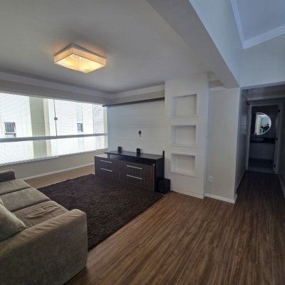 Cobertura com 197m², 2 quartos, 1 suíte, 2 garagens, no bairro Centro em Florianópolis